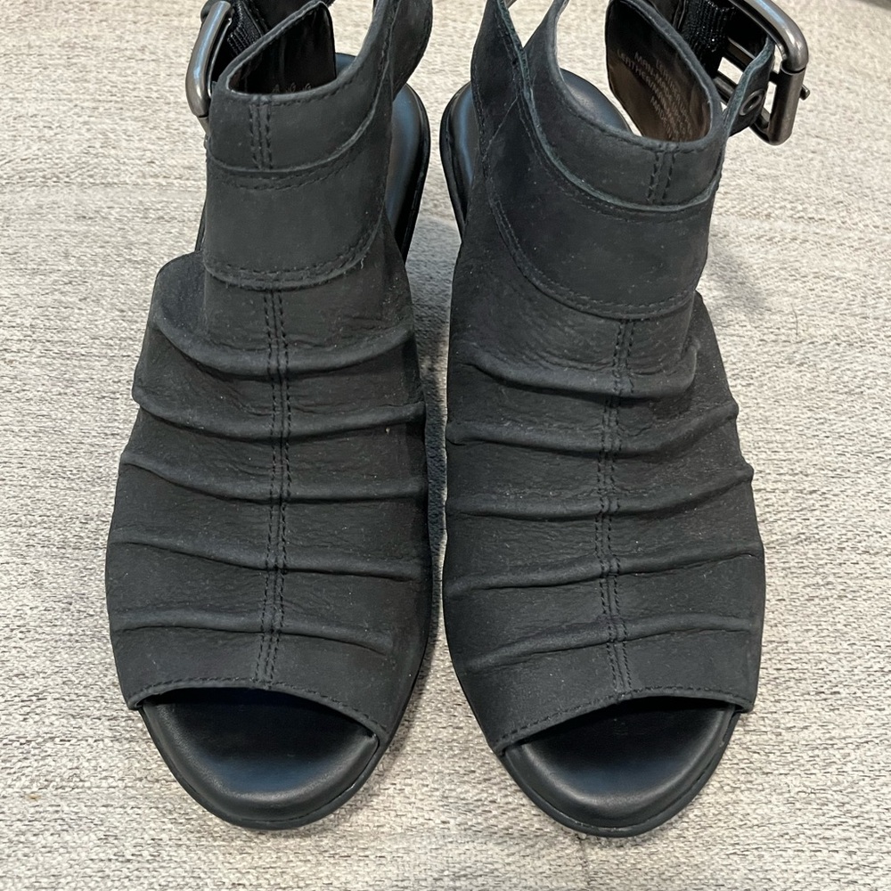 Earth Leather Adina Wedge Sandal